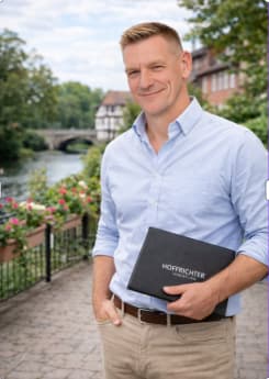 Kai-Peter Hoffrichter bei der Immobilienbewertung und persönlichen Betreuung vor Ort in Ostwestfalen-Lippe